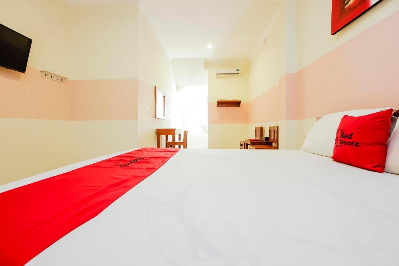 Reddoorz Near Jalan Jendral Sudirman Manado Hotel Екстериор снимка