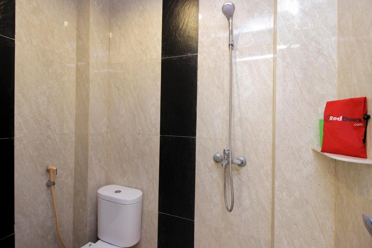 Reddoorz Near Jalan Jendral Sudirman Manado Hotel Екстериор снимка