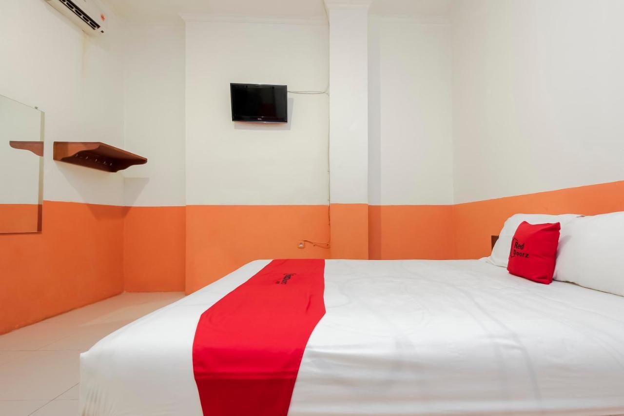 Reddoorz Near Jalan Jendral Sudirman Manado Hotel Екстериор снимка