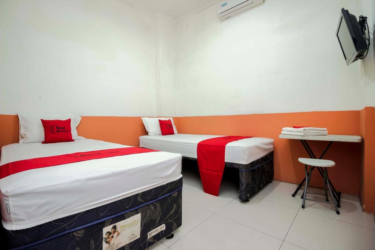 Reddoorz Near Jalan Jendral Sudirman Manado Hotel Екстериор снимка