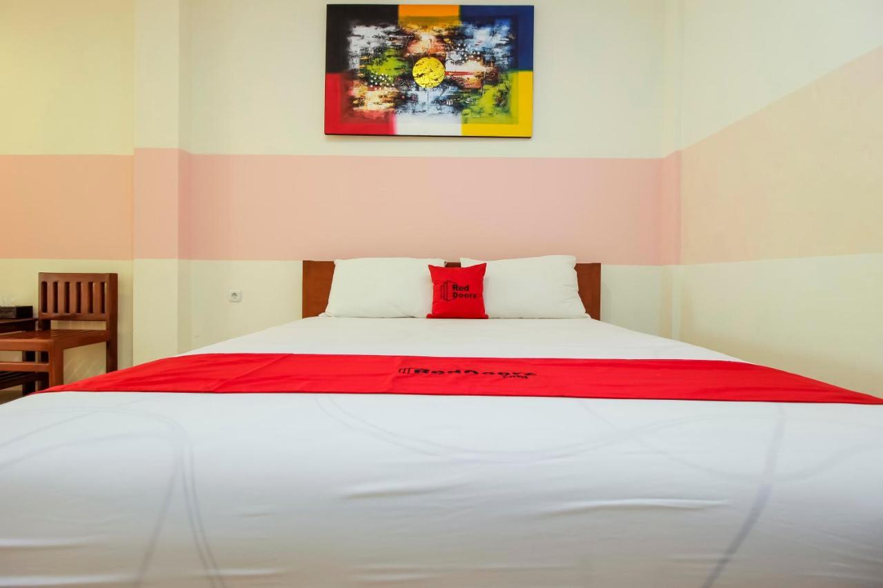 Reddoorz Near Jalan Jendral Sudirman Manado Hotel Екстериор снимка