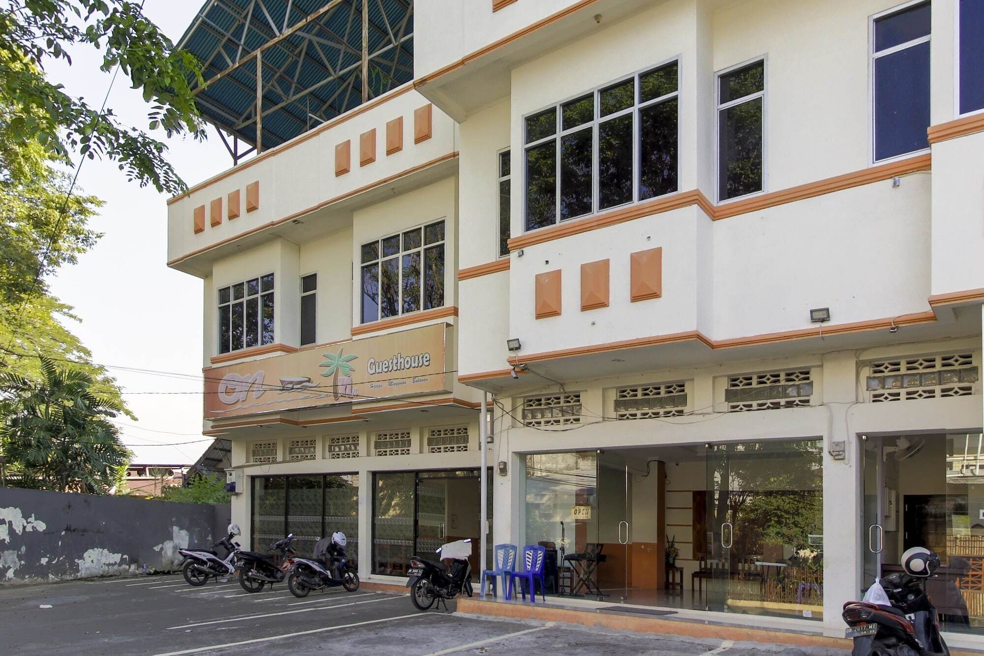 Reddoorz Near Jalan Jendral Sudirman Manado Hotel Екстериор снимка